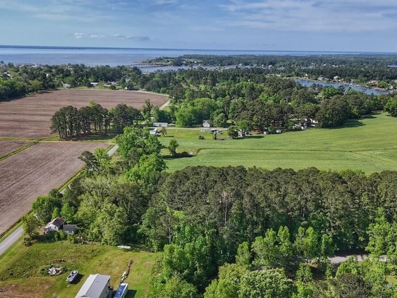 1.05 Acres of Residential Land : Oriental : Pamlico County : North Carolina