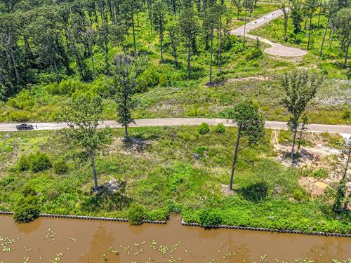 Waterfront Living on Ross Barnett : Madison : Mississippi