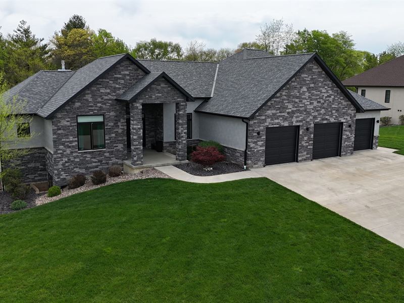 Spring Lake Residence : Quincy : Adams County : Illinois
