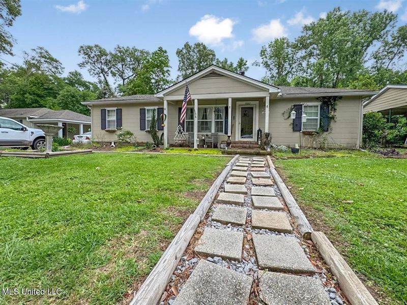 Beautiful Home for Sale in Natchez : Natchez : Adams County : Mississippi