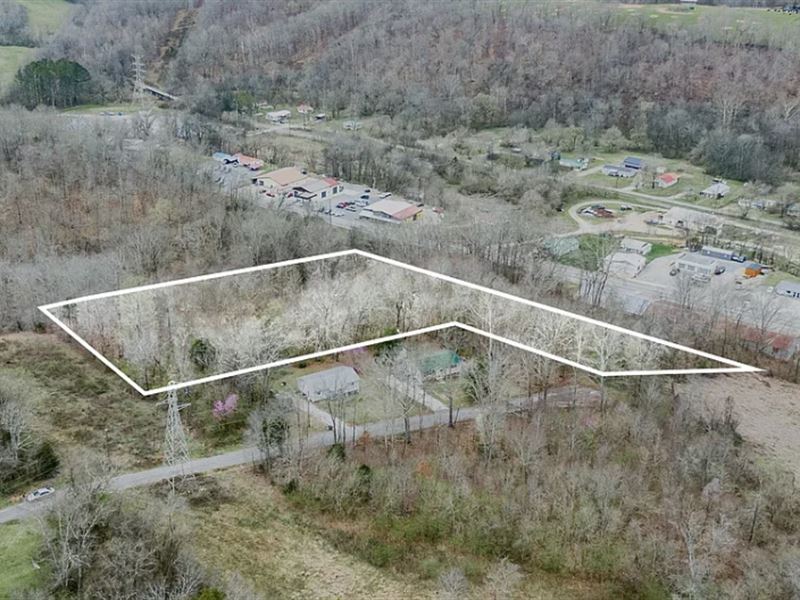 Rare Find 4.8 Wooded Acres in Town : Centerville : Hickman County : Tennessee