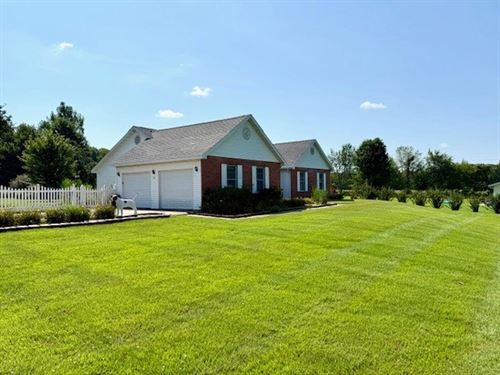 4 Bed/2 Bath Walkout Unfinished Bas : Mountain View : Howell County : Missouri