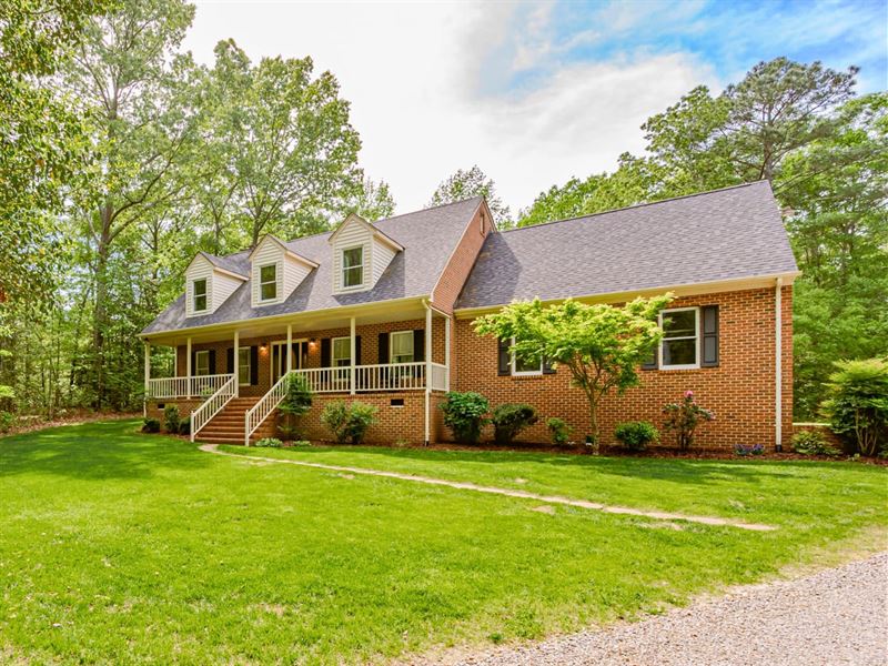 Custom Country Living Brick Home : Carson : Prince George County : Virginia