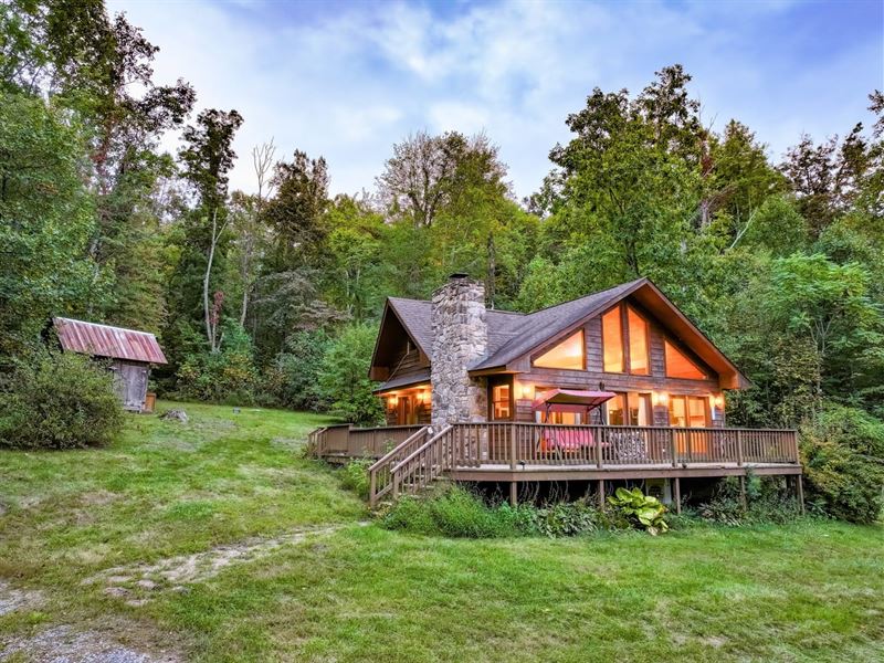 Cabin in The Woods Log Cabin on 47 : Lexington : Rockbridge County : Virginia