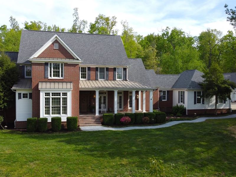 Beautiful 7-Bed Home in Woodland HI : Poplar Bluff : Butler County : Missouri