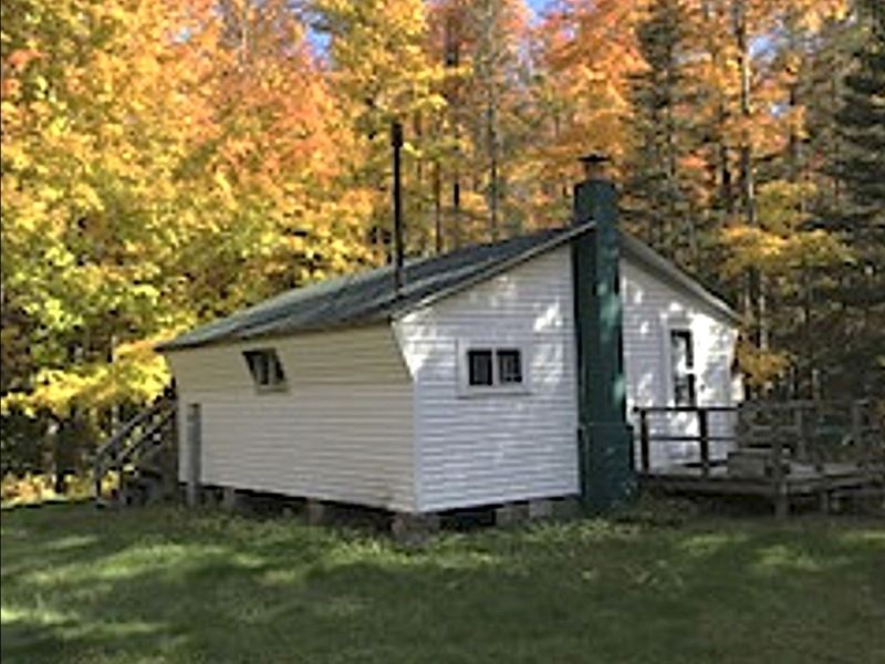 Wilderness Lakefront Retreat : Michigamme : Baraga County : Michigan