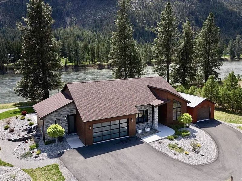 Luxury Living on Clark Fork River : Plains : Sanders County : Montana