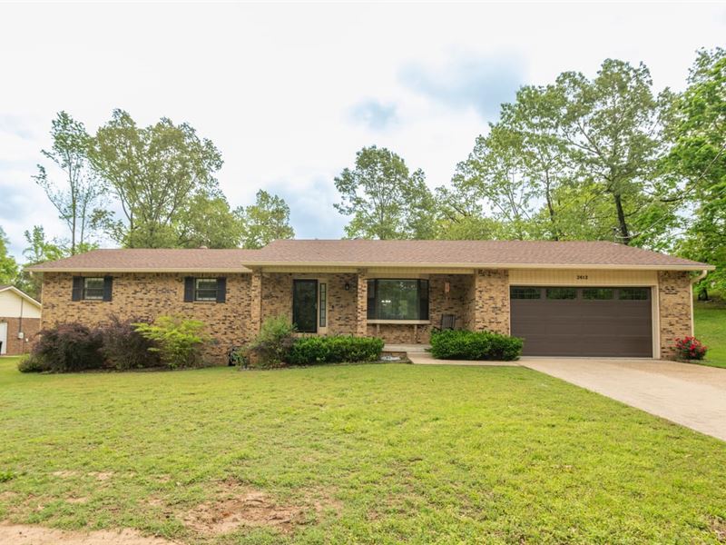 Charming and Updated Home in Poplar : Poplar Bluff : Butler County : Missouri