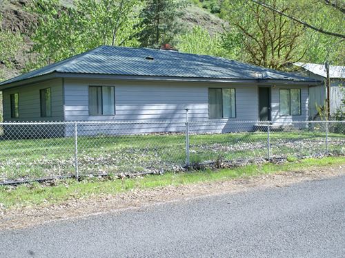Graves Creek Waterfront Home & Barn : Cottonwood : Idaho County : Idaho