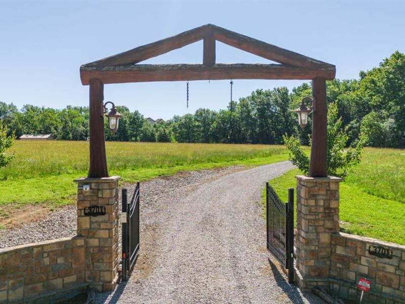 Magnificent 122-Acre Estate in Vern : Rich Hill : Vernon County : Missouri