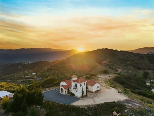 Hacienda Del Sol : Fallbrook : San Diego County : California