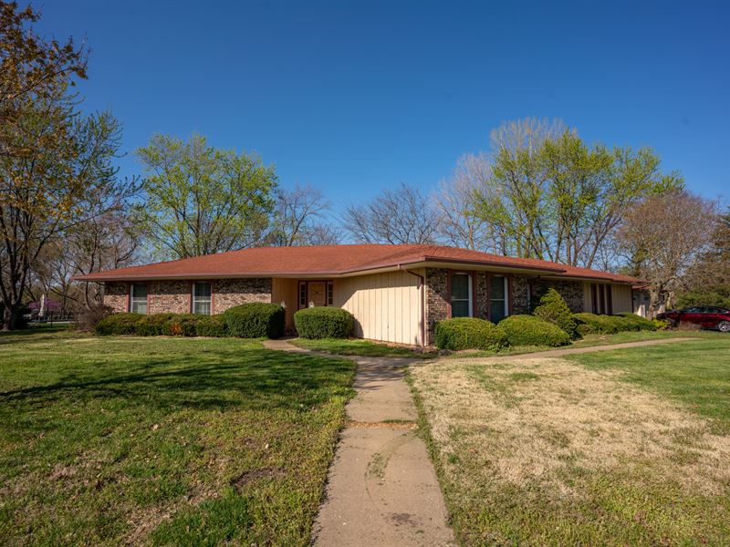 Sedalia Missouri Home for Auction : Sedalia : Pettis County : Missouri