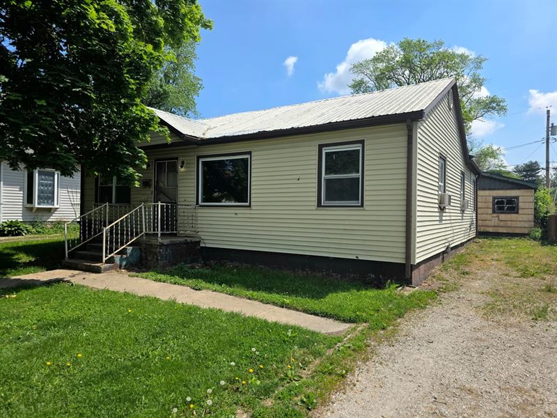 4 Bed 1 Bath Fixer Upper Danville : Danville : Vermilion County : Illinois