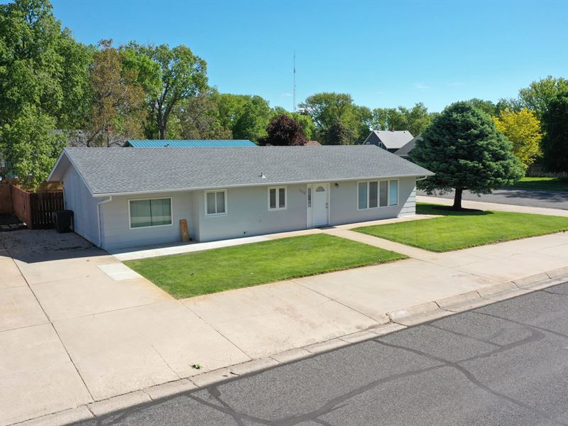 208 W. 8th Street : Imperial : Chase County : Nebraska