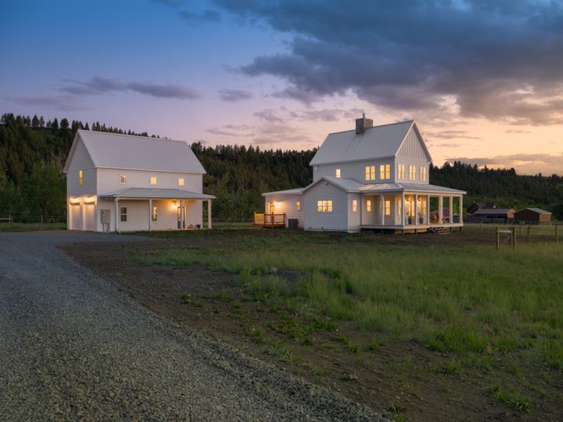 Exquisite Modern Farmhouse : Deer Lodge : Powell County : Montana
