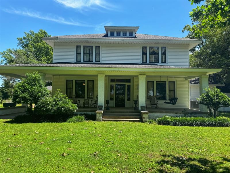 The Claremont House, A Delta Legac : Clarksdale : Coahoma County : Mississippi