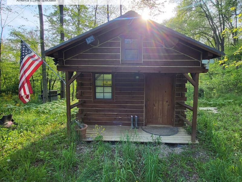 44 Acres, Welcome to The Sanctua : Vandalia : Cass County : Michigan