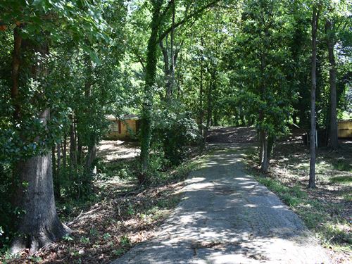 Incredible Location in Auburn : Auburn : Lee County : Alabama