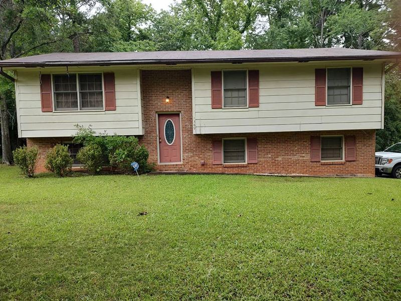 Spacious Split-Level Home in Bibb : Macon : Bibb County : Georgia