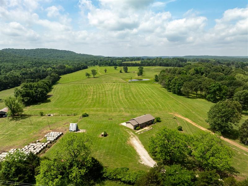 145 Acres, Pasture, Hay Fields : Ash Flat : Sharp County : Arkansas