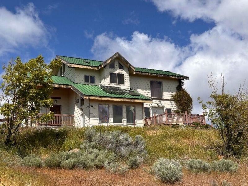 Off Grid Home on 120 Acres : Klamath Falls : Klamath County : Oregon
