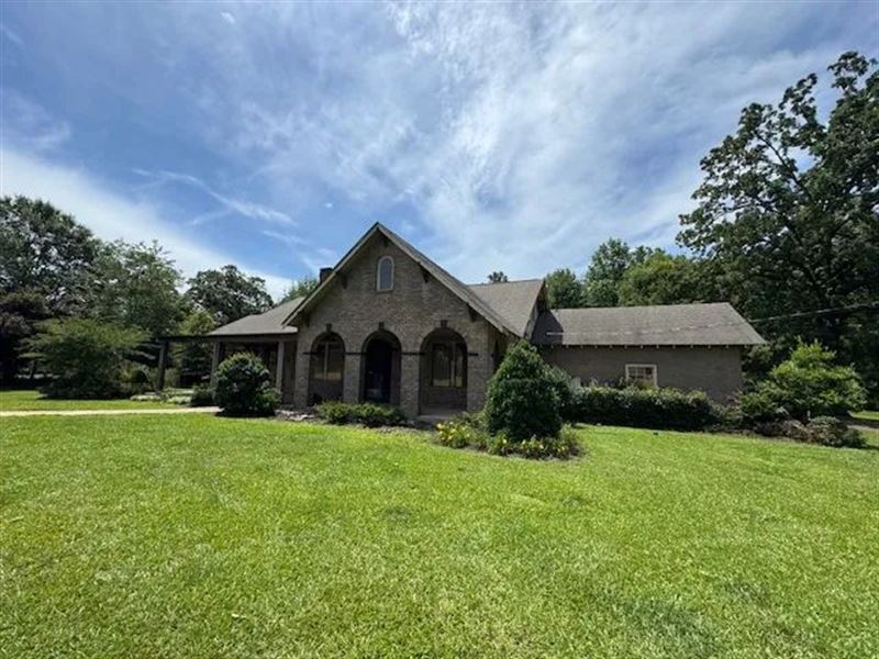 Historic House On Beulah Ave, Poo : Tylertown : Walthall County : Mississippi
