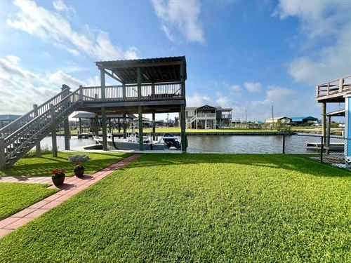 1102 Gator Point, Bolivar Peninsul : Crystal Beach : Galveston County : Texas