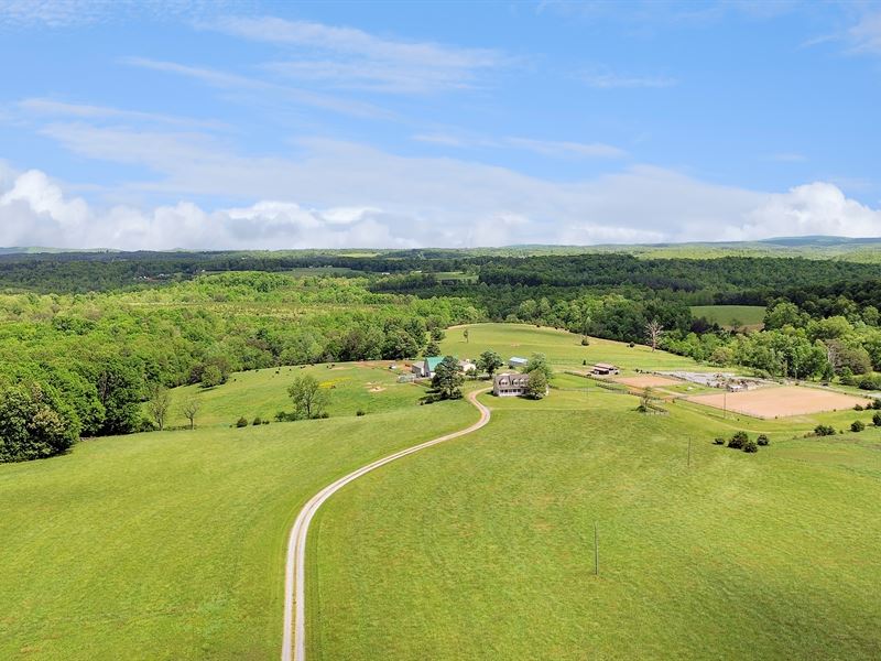 124Ac Horse and Cattle Farm : Bedford : Bedford County : Virginia
