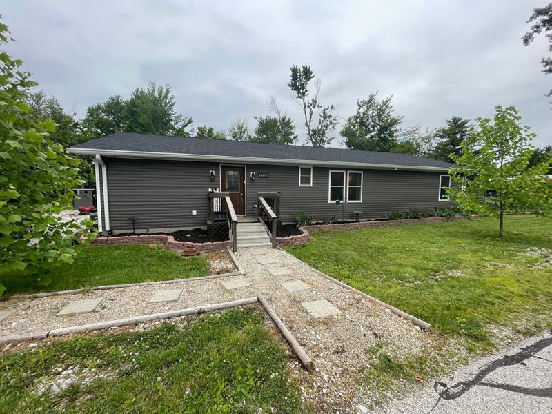 2 Homes with 22 Lots : Carbon : Clay County : Indiana