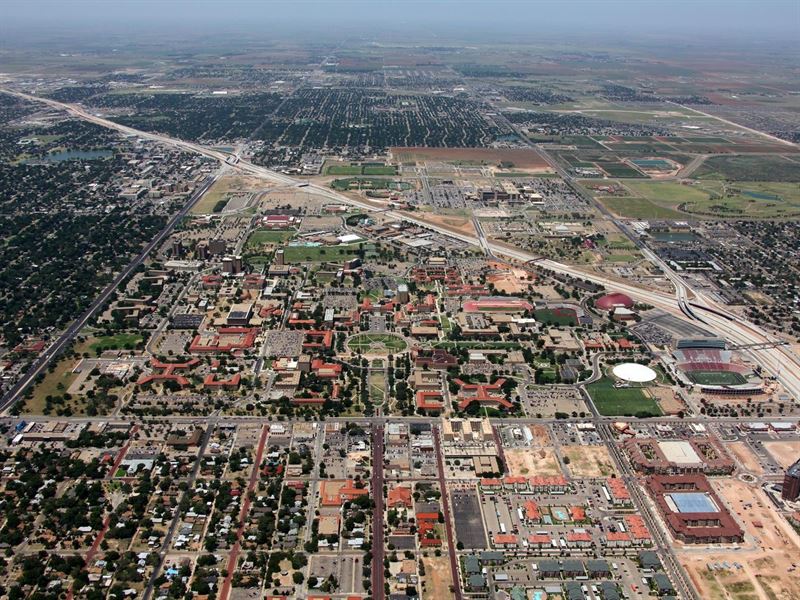 Spacious, Paved Access in Lubbock : Lubbock : Lubbock County : Texas