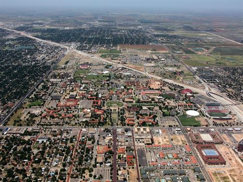 Spacious, Paved Access in Lubbock : Lubbock : Texas