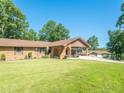 Spacious 4-Bed 3-Bath Home in Popla : Poplar Bluff : Butler County : Missouri
