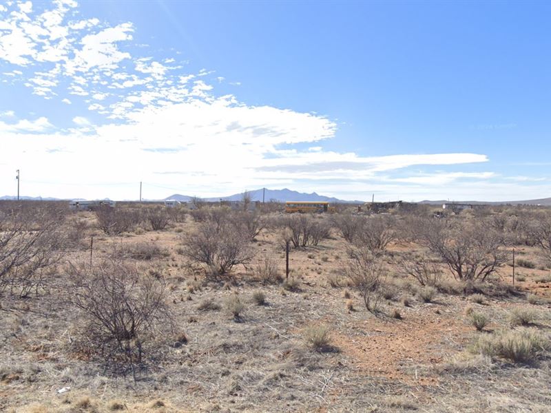 Escape to Wide-Open Spaces : Sunizona : Cochise County : Arizona