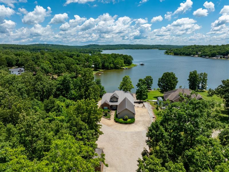Lake Home, 4,200 Sq Ft, 3 Car : Horseshoe Bend : Izard County : Arkansas
