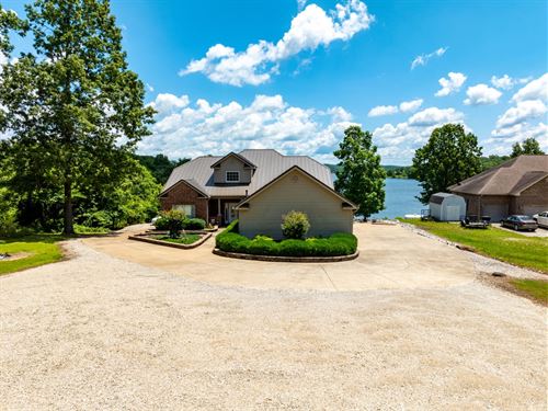 Lake Home, 4,200 Sq Ft, 3 Car : Horseshoe Bend : Izard County : Arkansas