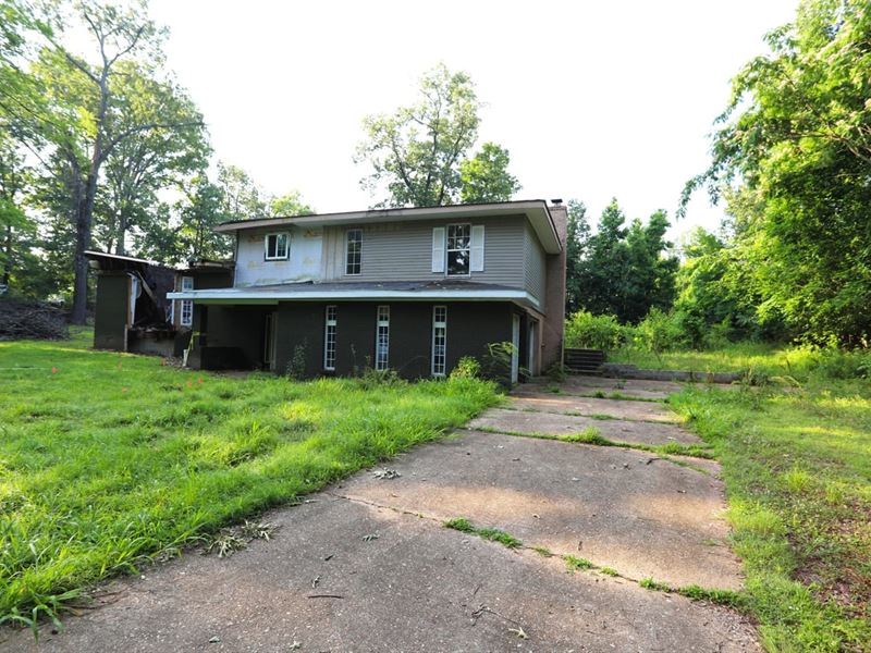 3-Bed Home on 1/2 an AC in Poplar : Poplar Bluff : Butler County : Missouri
