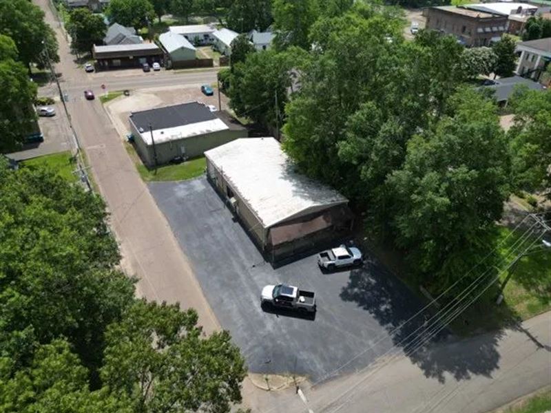 Commercial Property in Noxubee Coun : Macon : Noxubee County : Mississippi
