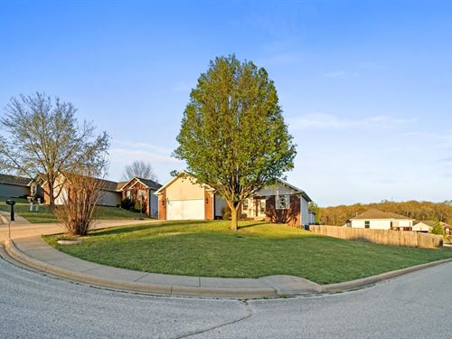 Beautifully Updated 6-Bedroom 3 Ba : Harrison : Boone County : Arkansas