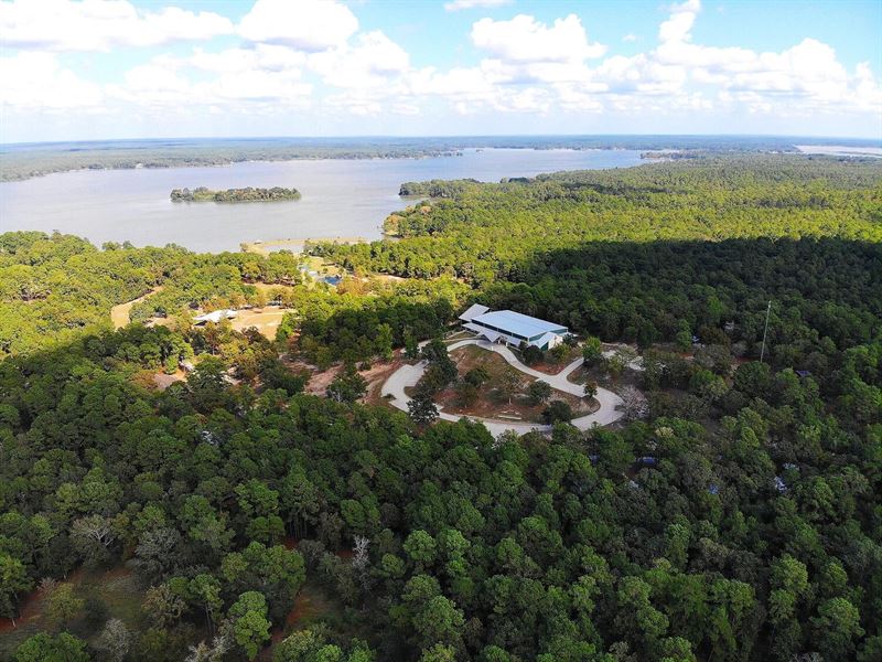 Trinity Lot with Paved Access : Trinity : Trinity County : Texas