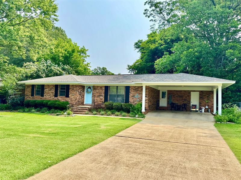 Beautifully Updated Home in Prentis : Booneville : Prentiss County : Mississippi