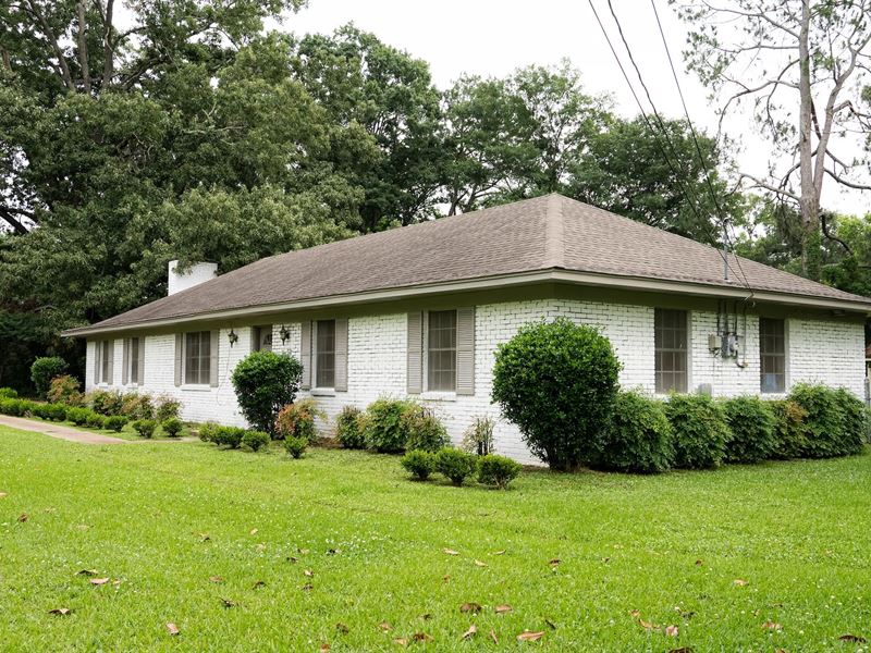 Remodeled Home in The Heart Of Madi : Madison : Madison County : Mississippi