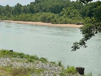 2-Bed River Cabin For Sale in Donip : Doniphan : Ripley County : Missouri