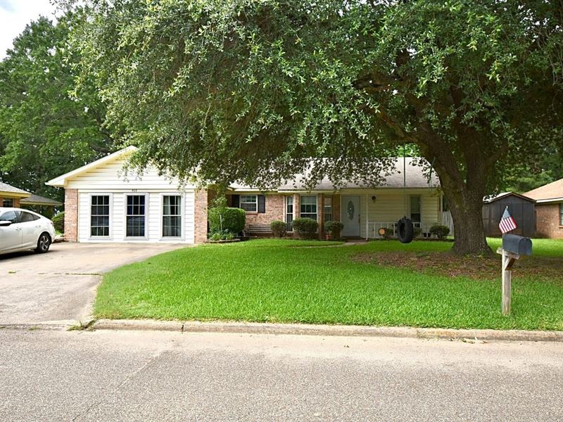 408 Village Lane : Wake Village : Bowie County : Texas