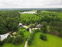 Chapel Valley Farm & Wedding Venue : Vinemont : Cullman County : Alabama
