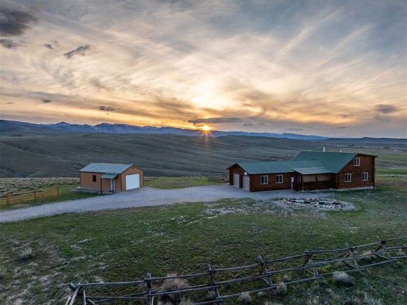 Rosewood Hills Rustic Log Home : Lander : Fremont County : Wyoming