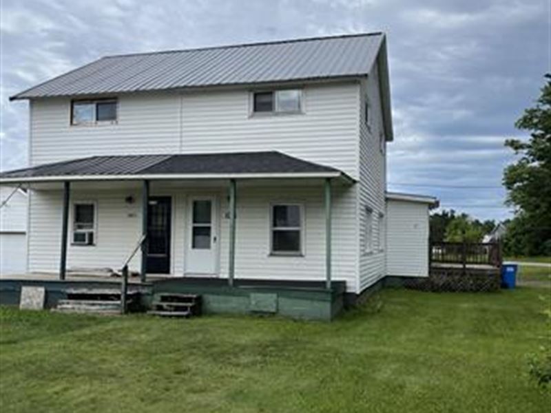 Quiet & Serene Neighborhood : Ishpeming : Marquette County : Michigan