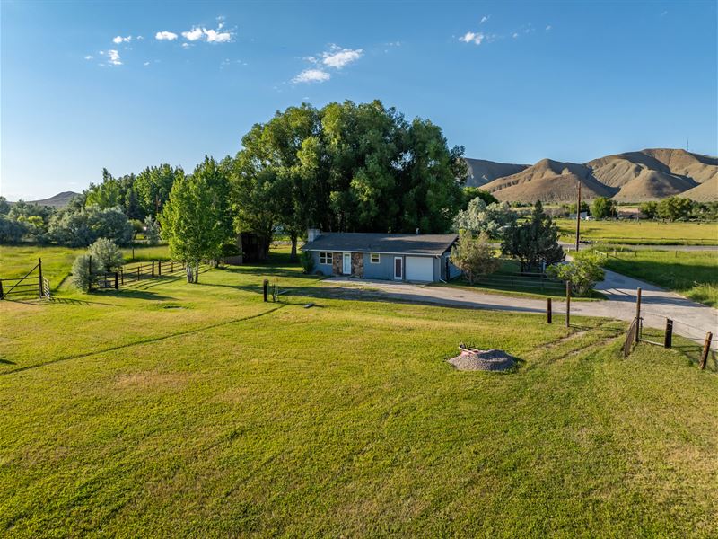 Country Living : Lander : Fremont County : Wyoming