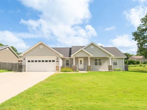 Beautiful 3-Bed 2-Bath Home in Popl : Poplar Bluff : Butler County : Missouri