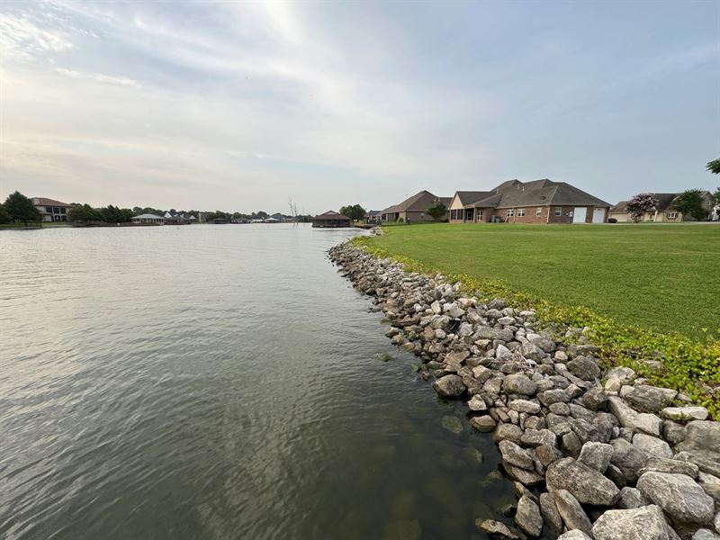 Lakefront Home in Richland Parish : Delhi : Richland Parish : Louisiana