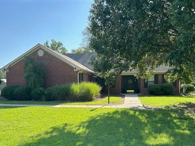 Home in Bolivar County At 1171 S Ba : Boyle : Bolivar County : Mississippi